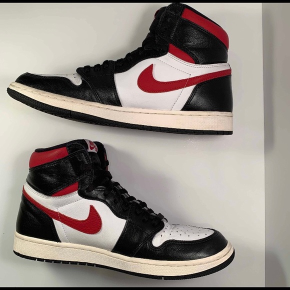 Air Jordan 1 Retro High - Picture 4 of 7